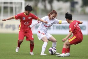 Có bắt buộc phải đăng ký đủ số lượng cầu thủ dự bị không?